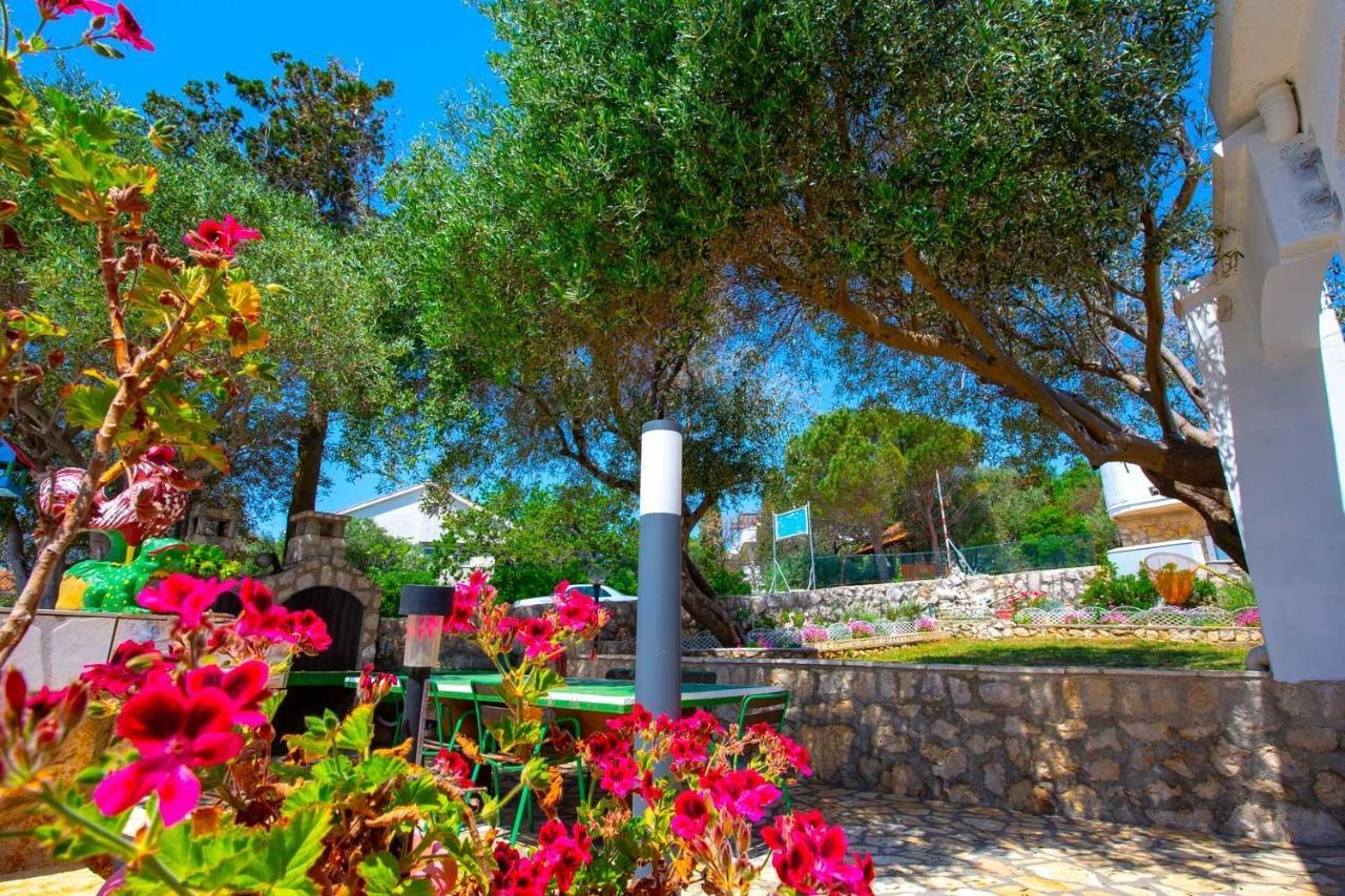 Garden Resort - Apartments Ruzmarin Potocnica Exterior foto